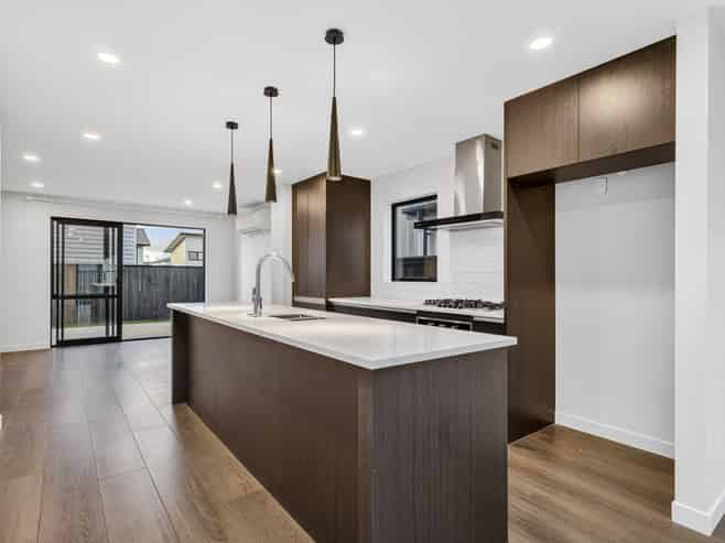 6 Alexander French Close, Silverdale