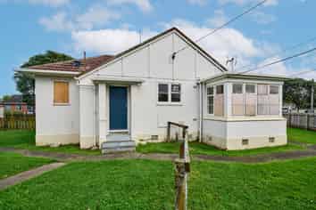 19 Tirangi Road, Moera