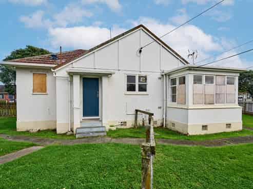 19 Tirangi Road, Moera