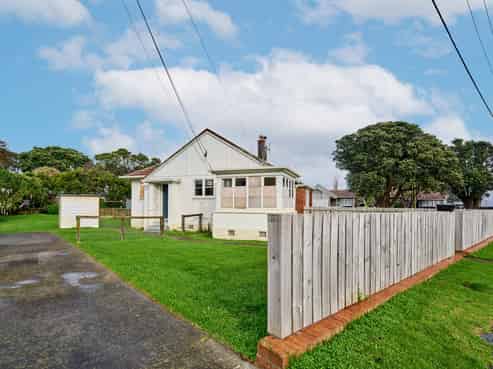 19 Tirangi Road, Moera