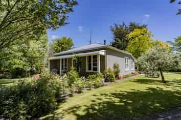 439 Lower Sefton Road, Sefton
