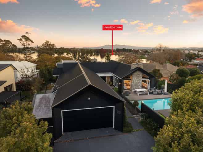 124 Lake Road, Hamilton Lake