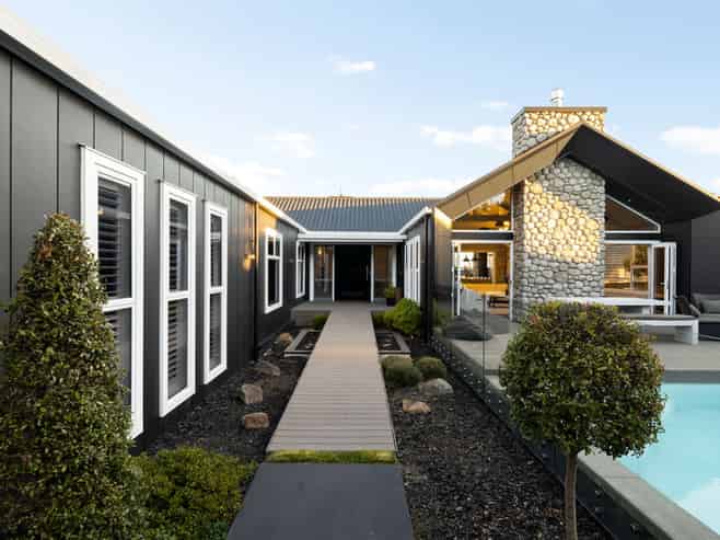 124 Lake Road, Hamilton Lake
