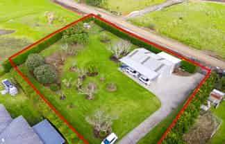 21A Pyle Road East, One Tree Point