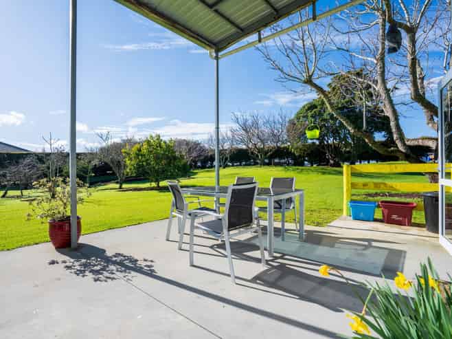 21A Pyle Road East, One Tree Point