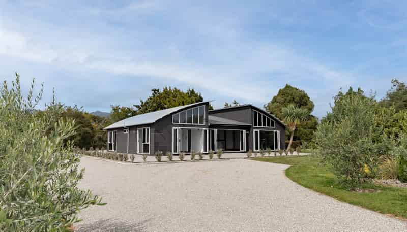 168 Utopia Road, Westport