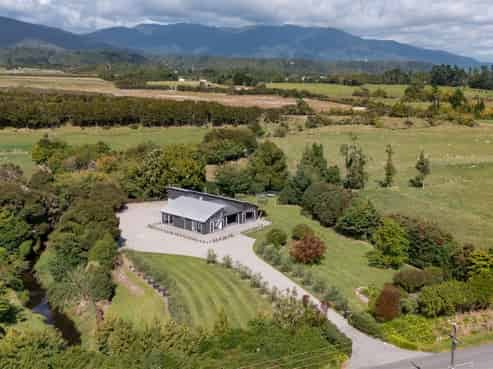 168 Utopia Road, Westport