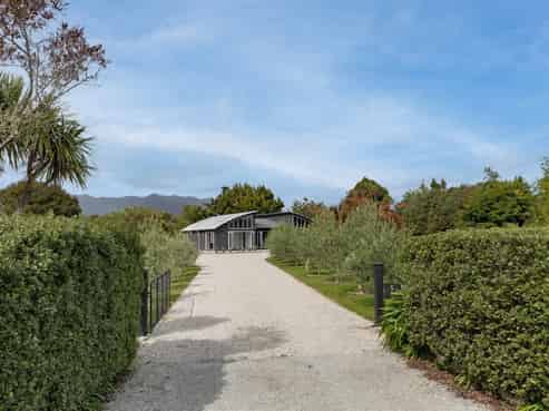 168 Utopia Road, Westport