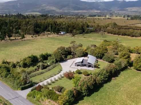 168 Utopia Road, Westport