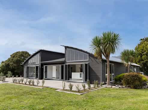 168 Utopia Road, Westport