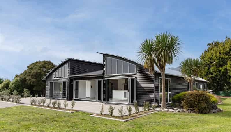 168 Utopia Road, Westport