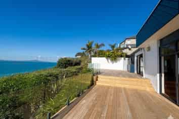 909a Beach Road, Waiake