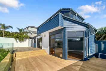 909a Beach Road, Waiake