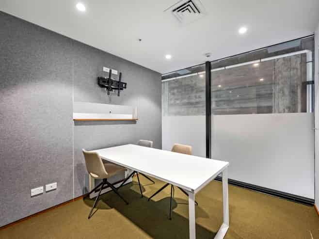 CORNER PROFILE FREEHOLD
