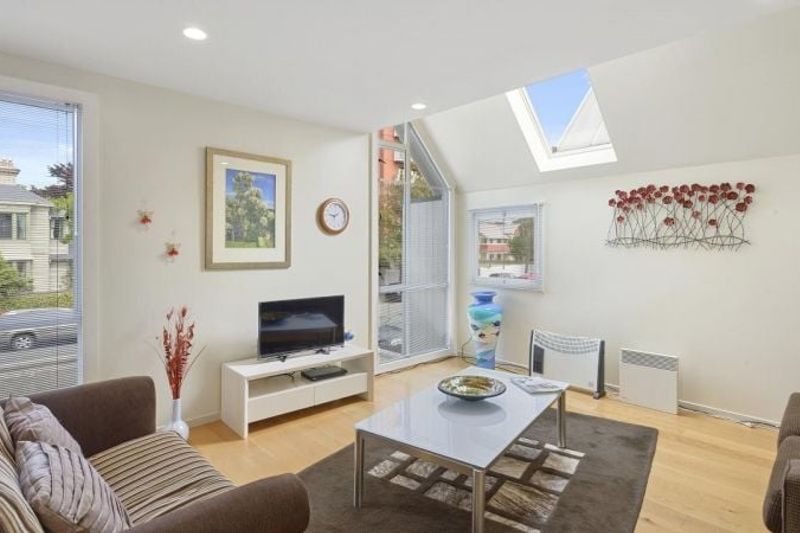 City Living at Its Best – Stylish Apartment in the Heart of Christchurch - Vista 2