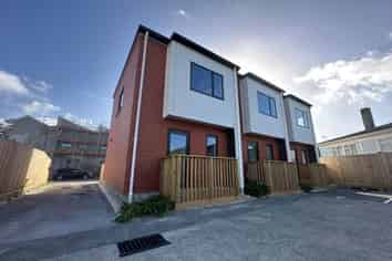 35B Hargest Terrace, Mount Albert