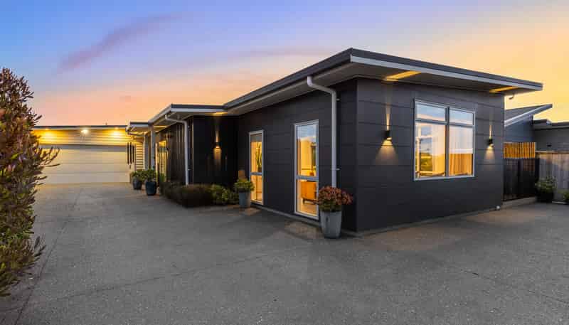 39 Waipunahau Road, Waikanae