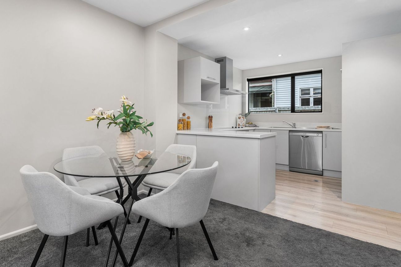 Two Ensuites & A Garage! – pohled 6