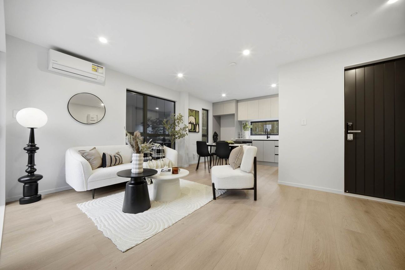 Freehold, Standalone & Move-In Ready - Więcej