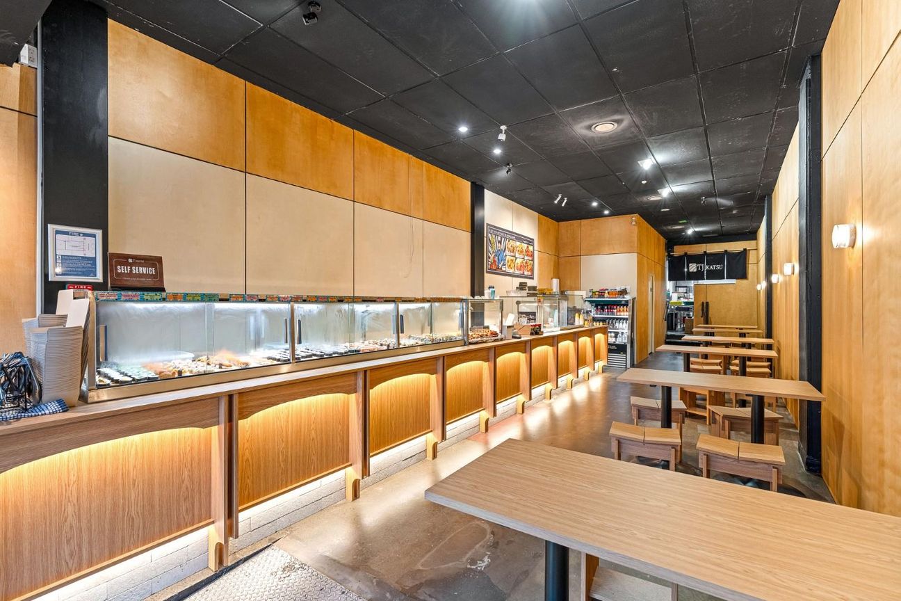 Fully Occupied & Extensively Refurbished - Prikaz 5