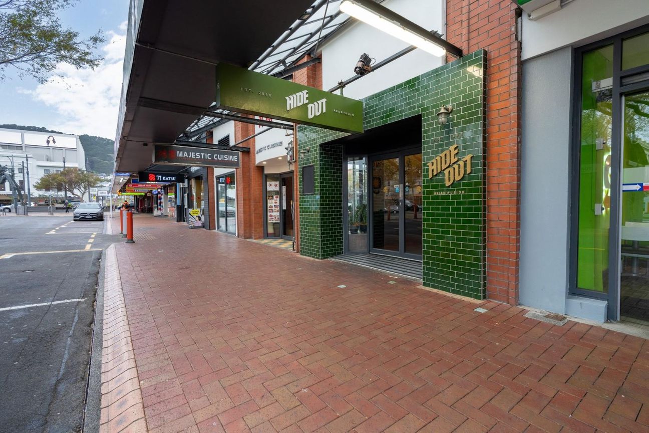 Fully Occupied & Extensively Refurbished - Prikaz 6