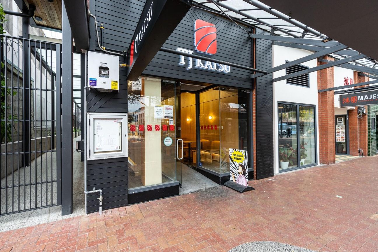 Fully Occupied & Extensively Refurbished - Prikaz 4