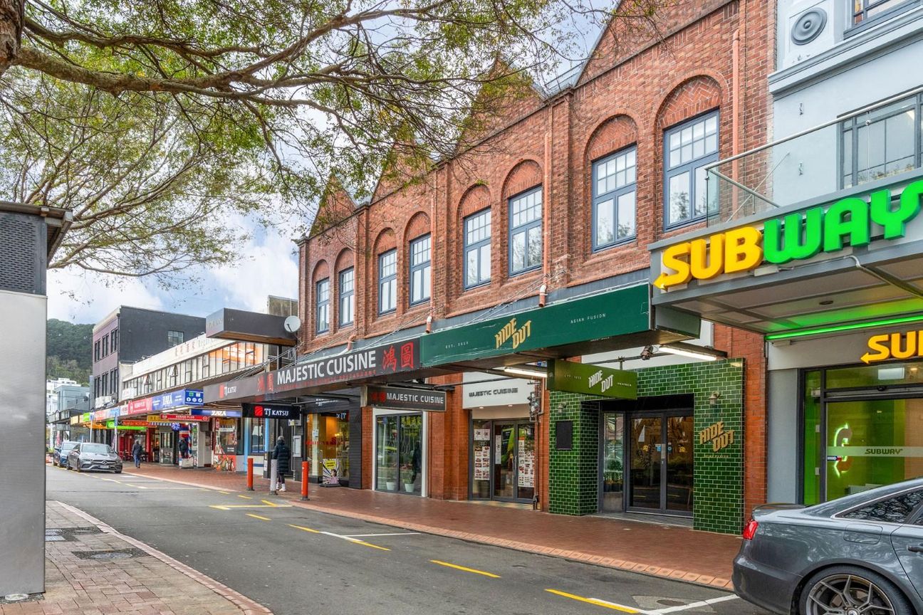 Fully Occupied & Extensively Refurbished - Prikaz 3