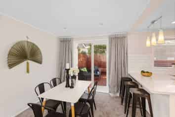 b/48 Queens Grove, Belmont