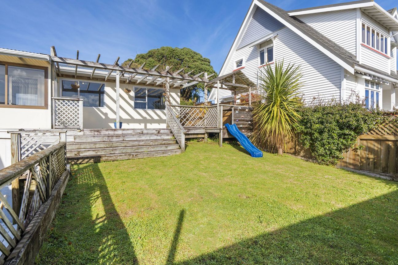 buy now $555,000 - Więcej