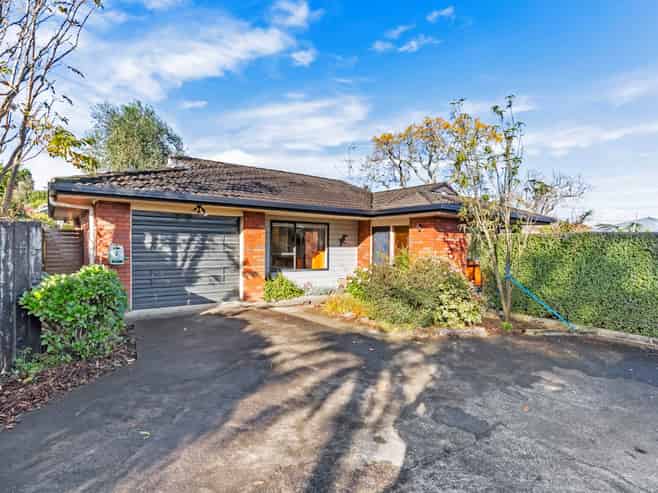 2/52 Shirley Avenue, Papakura