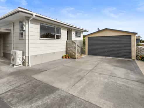 2/115 Pigeon Mountain Road, Half Moon Bay
