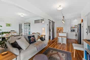 Unique & Genuine Home & Income! 