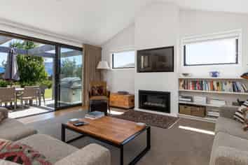 40 McAdam Drive, Jacks Point