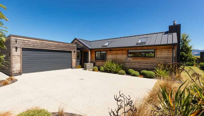 40 McAdam Drive, Jacks Point