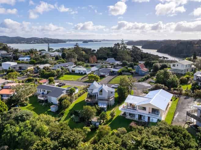 28 Tirairaka Terrace, Russell