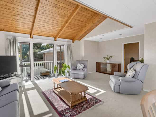 28 Tirairaka Terrace, Russell