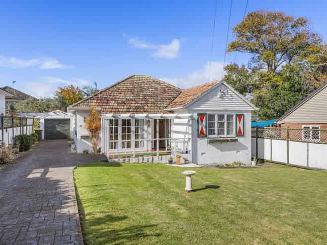 48  Buckley Road, Epsom
