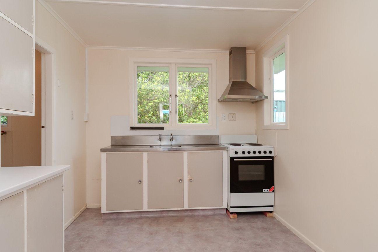 Spacious, Sunny & Exceptionally Convenient - Vista 6