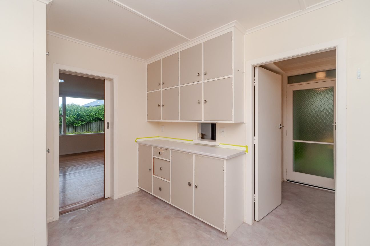 Spacious, Sunny & Exceptionally Convenient - Altro
