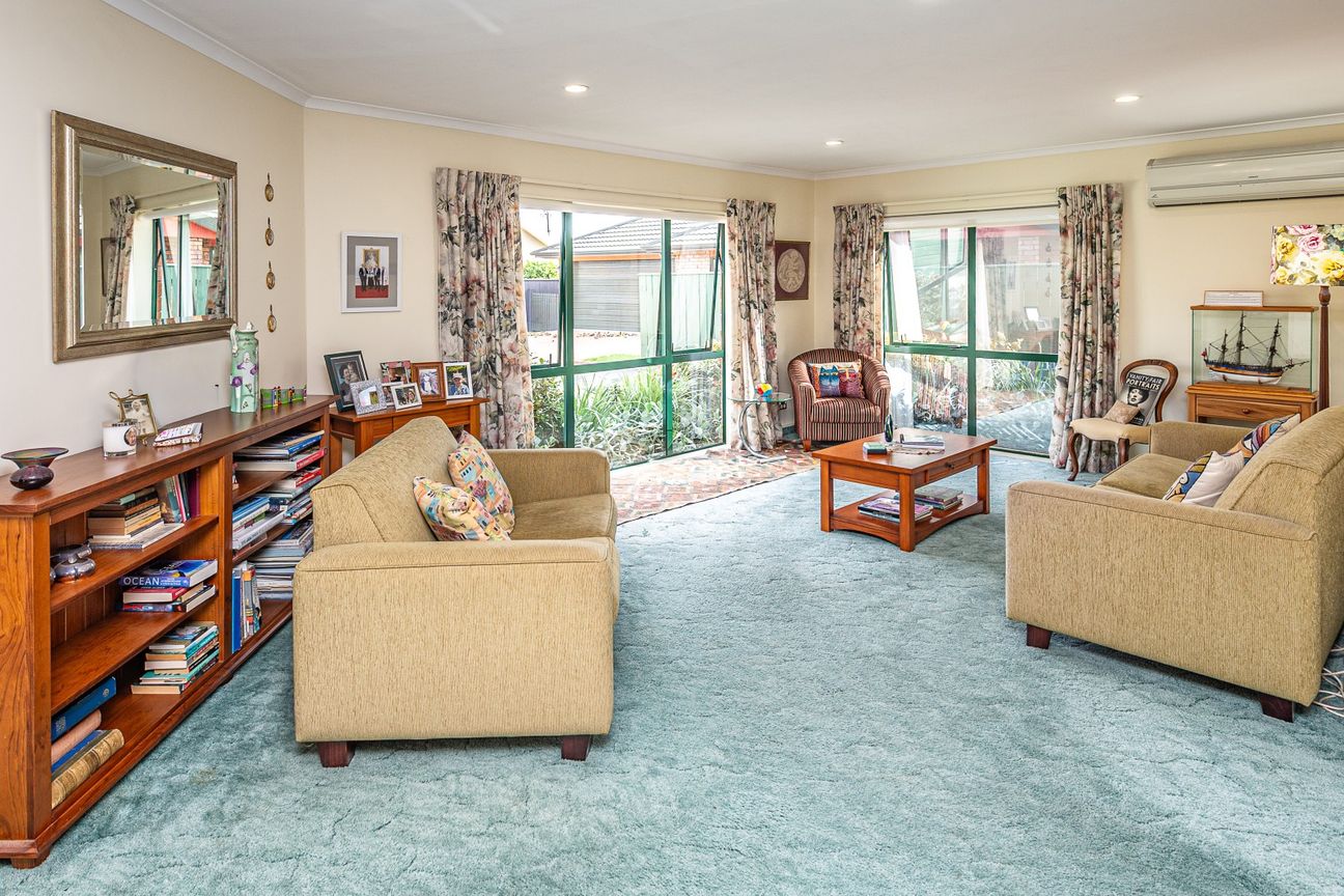 Brick beauty, superb location - Widok 4