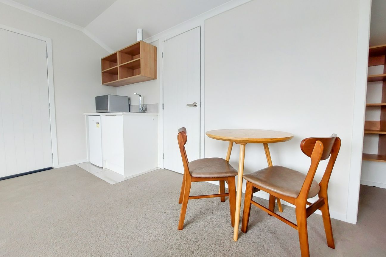 Walk to Waikato University   Sunny Furnished Studio - Ansicht 4