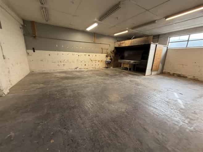 Stylish Showroom with Warehouse