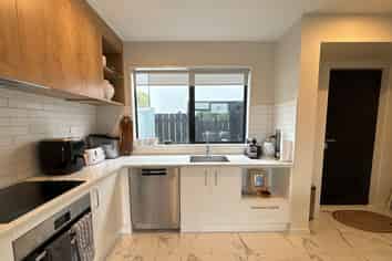 4/140 Saint Albans Street, Saint Albans