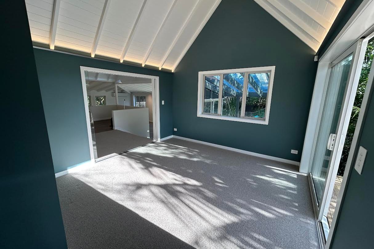 Contemporary Executive Family Home - Daugiau