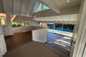 8 Meanda Gardens, Sunnyhills