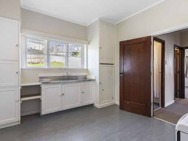 15 Apihai Street, Orakei
