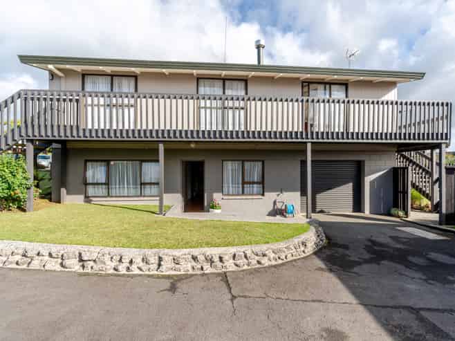 14 Vincent Place, Dinsdale