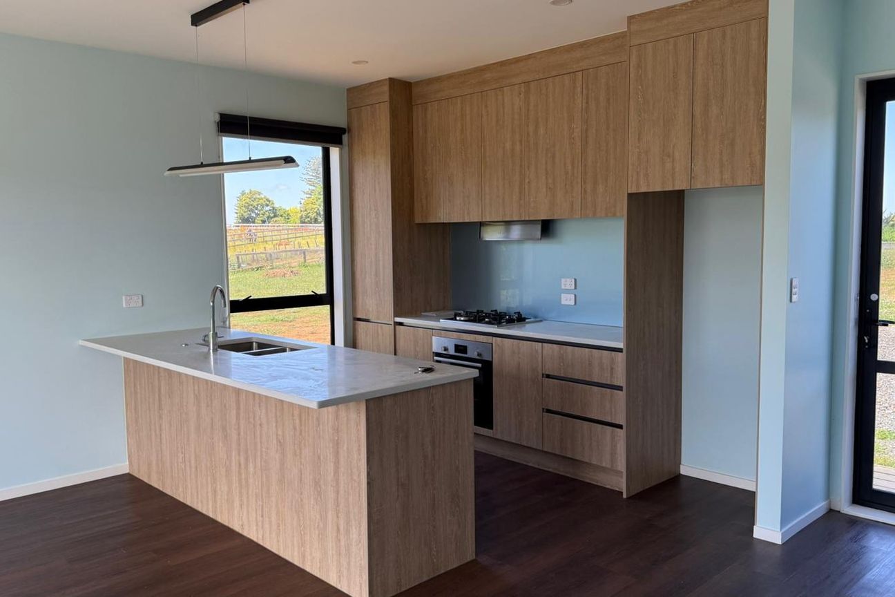 Available Now: 2-Bedroom House with 1 Bathroom! – pohled 3