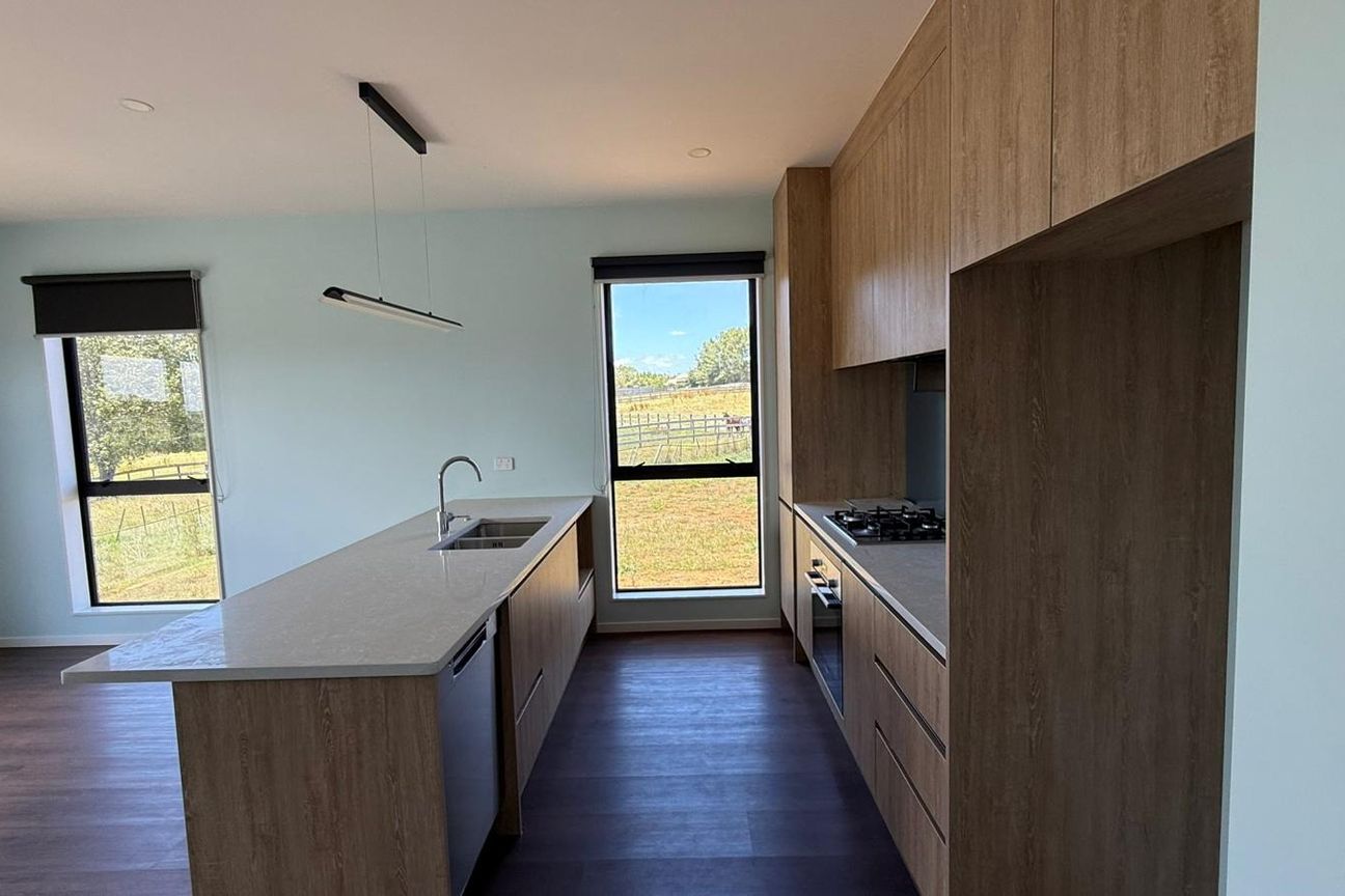 Available Now: 2-Bedroom House with 1 Bathroom! – pohled 2