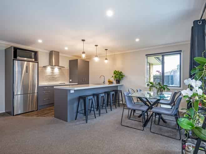 11 Pearl Grove, Ashhurst